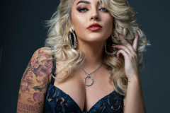 hot_looking_voluptuous_blond_lots_of_tatoos_pho